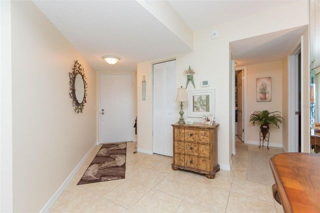 5541 PUERTA DEL SOL BOULEVARD S 318, St Petersburg, FL 33715