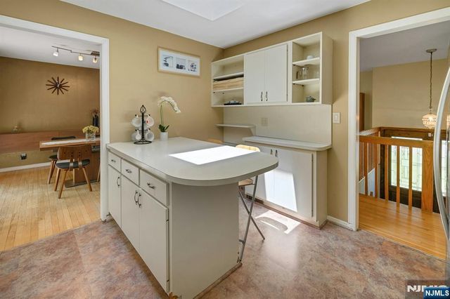 34 Bear Brook Lane, Livingston, NJ 07039