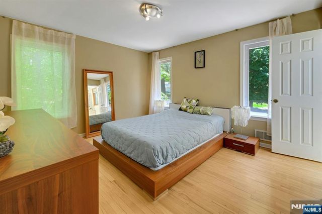 34 Bear Brook Lane, Livingston, NJ 07039