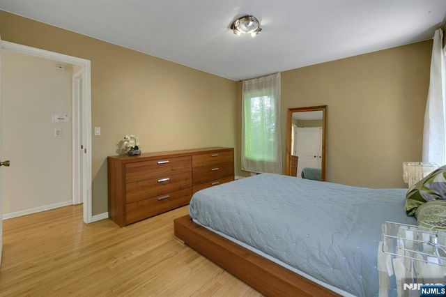 34 Bear Brook Lane, Livingston, NJ 07039