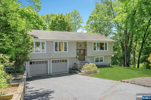 34 Bear Brook Lane, Livingston, NJ 07039