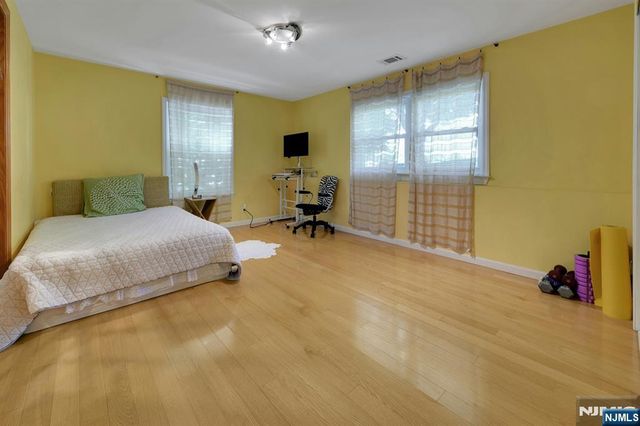34 Bear Brook Lane, Livingston, NJ 07039