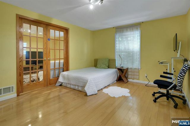 34 Bear Brook Lane, Livingston, NJ 07039
