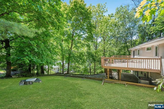 34 Bear Brook Lane, Livingston, NJ 07039