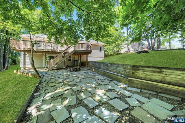 34 Bear Brook Lane, Livingston, NJ 07039