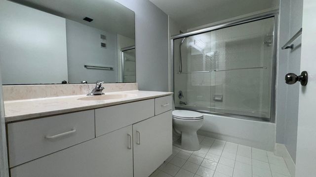 5876 Regal Glen Drive 108, Boynton Beach, FL 33437