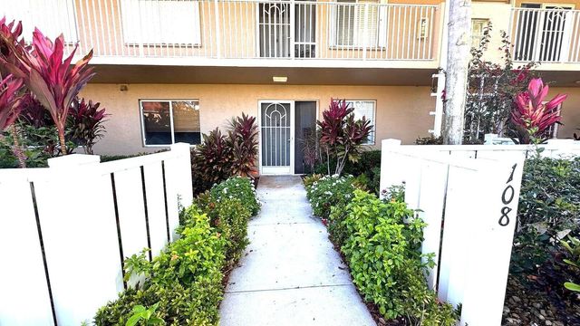 5876 Regal Glen Drive 108, Boynton Beach, FL 33437