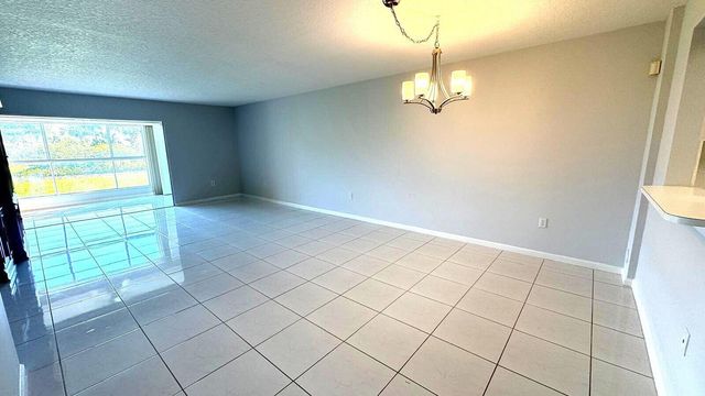 5876 Regal Glen Drive 108, Boynton Beach, FL 33437