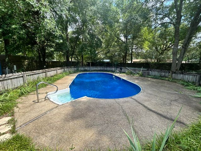 1511 Texas Parkway, Crestview, FL 32536