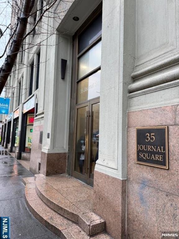 35 Journal Square 628, Jersey City, NJ 07306