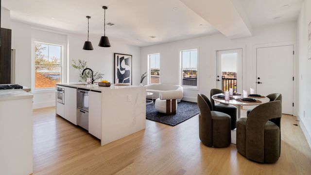 32 Condor St 4A, Boston, MA 02128