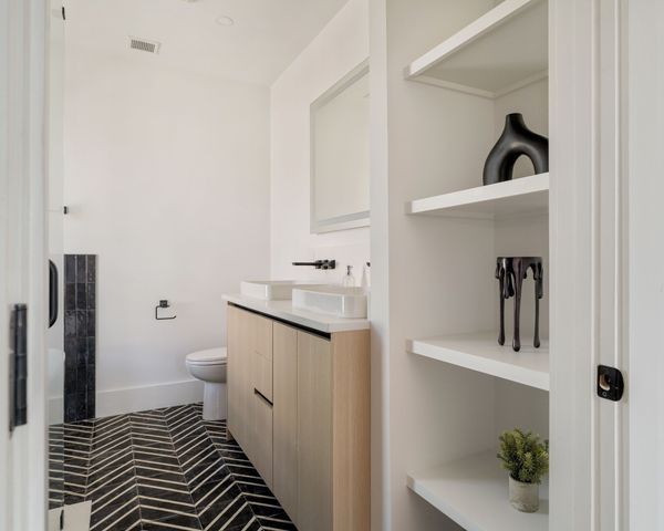 32 Condor St 4A, Boston, MA 02128