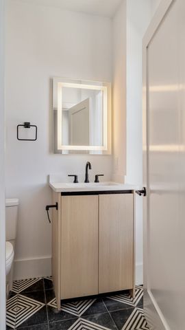 32 Condor St 4A, Boston, MA 02128