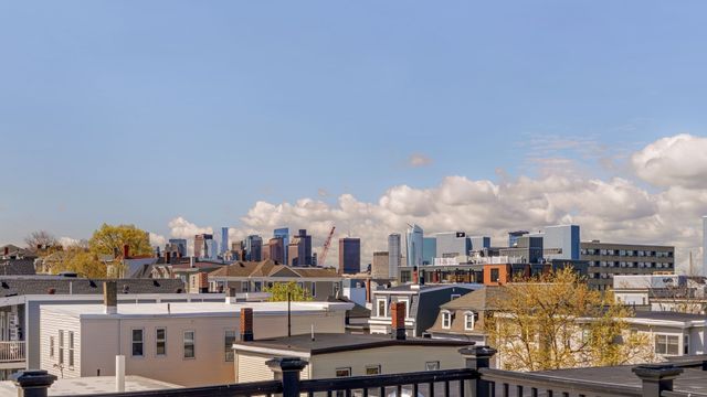 32 Condor St 4A, Boston, MA 02128