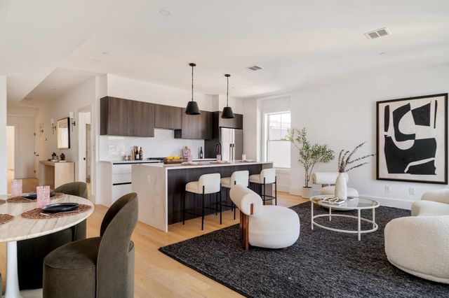 32 Condor St 4A, Boston, MA 02128