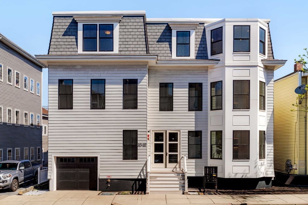 32 Condor St 4A, Boston, MA 02128