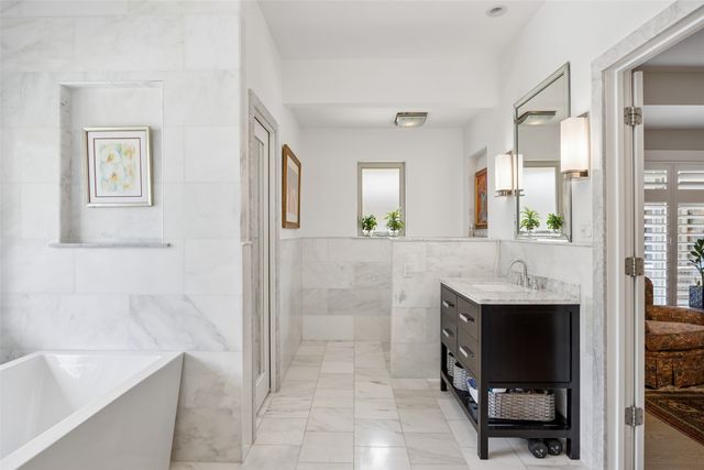 7104 Claybrook Drive, Dallas, TX 75231