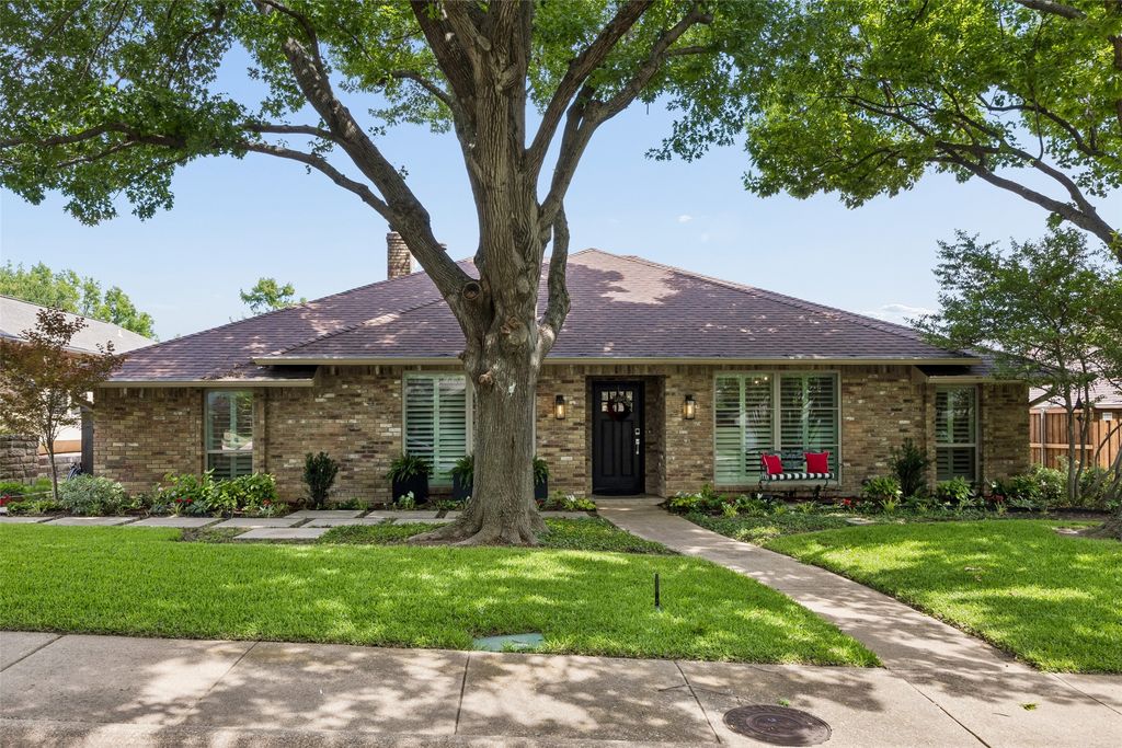 7104 Claybrook Drive, Dallas, TX 75231