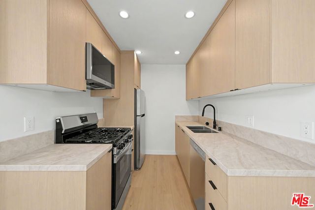 1445 S Sherbourne Drive 15, Los Angeles, CA 90035