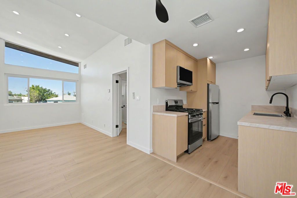 1445 S Sherbourne Drive 15, Los Angeles, CA 90035