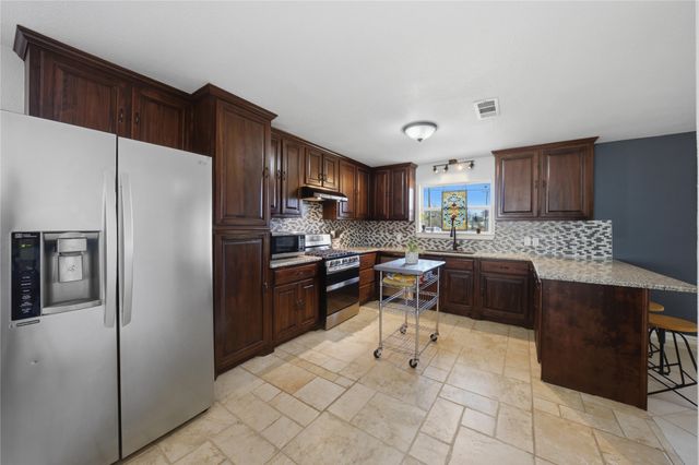 845 Griffith Avenue, Terrell, TX 75160