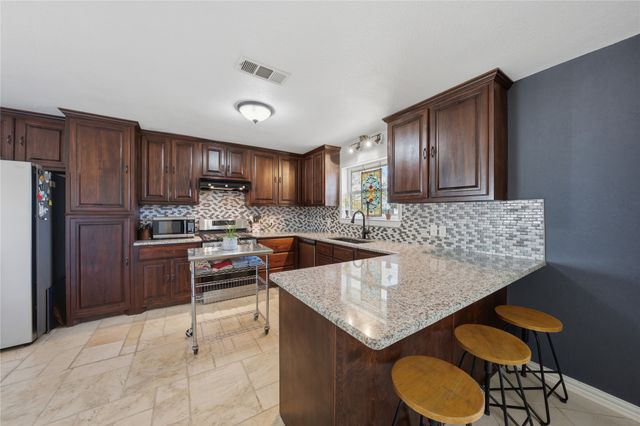 845 Griffith Avenue, Terrell, TX 75160