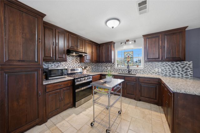 845 Griffith Avenue, Terrell, TX 75160