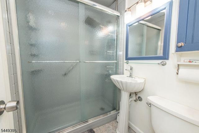 7 Park Ave, Wanaque Boro, NJ 07420