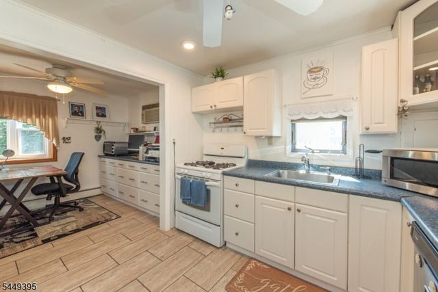 7 Park Ave, Wanaque Boro, NJ 07420