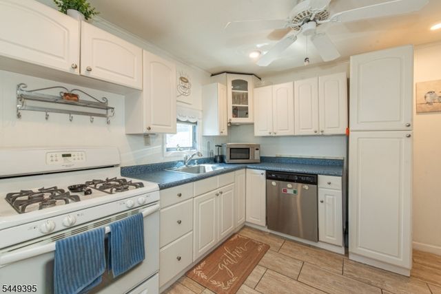 7 Park Ave, Wanaque Boro, NJ 07420