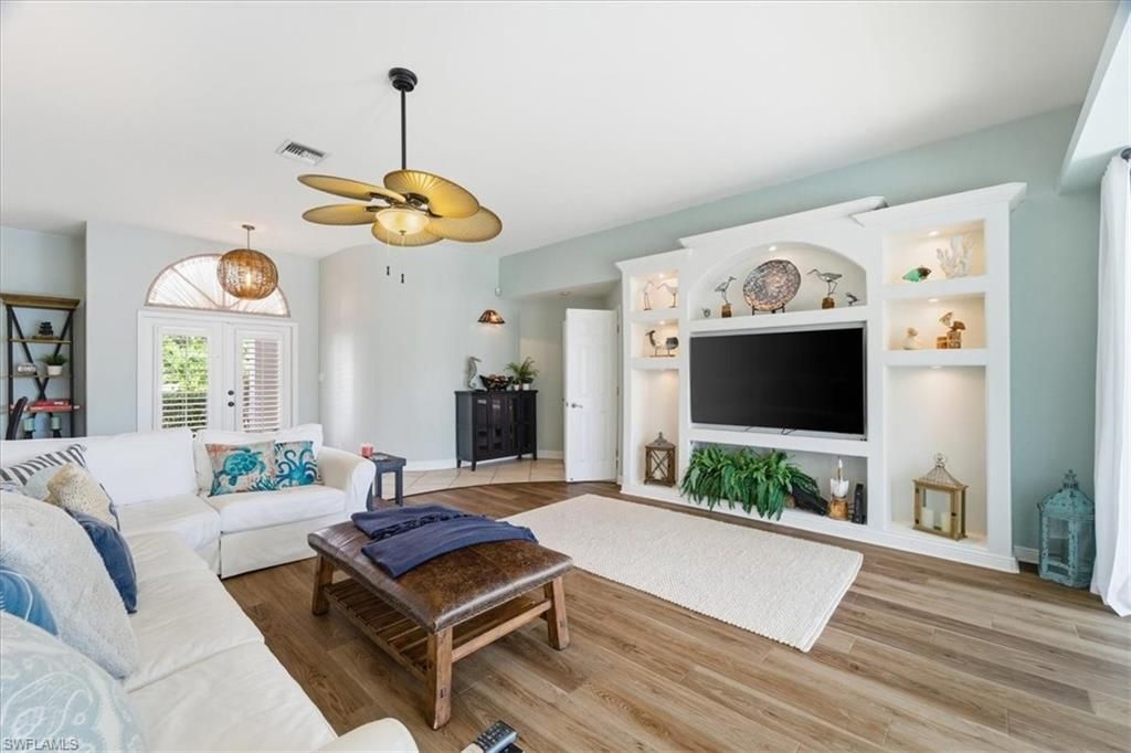 Image 10 of property listing at 2206 Beach PKWY W, Cape Coral, FL 33914