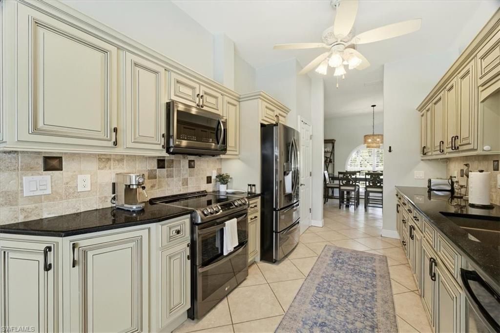 Image 13 of property listing at 2206 Beach PKWY W, Cape Coral, FL 33914