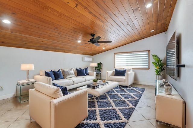6660 W 13th Avenue, Hialeah, FL 33012