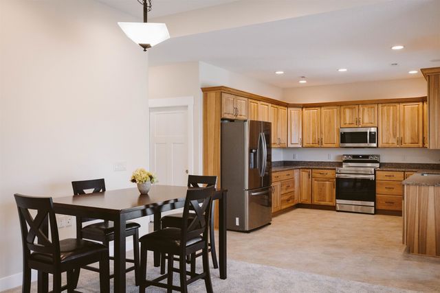 3212 W Bartlett Drive, New Haven, IN 46774