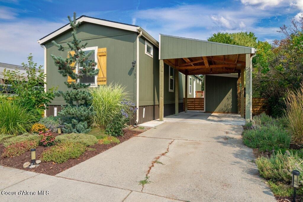 1671 W Essex CT, Coeur d'Alene, ID 83815 photo 2