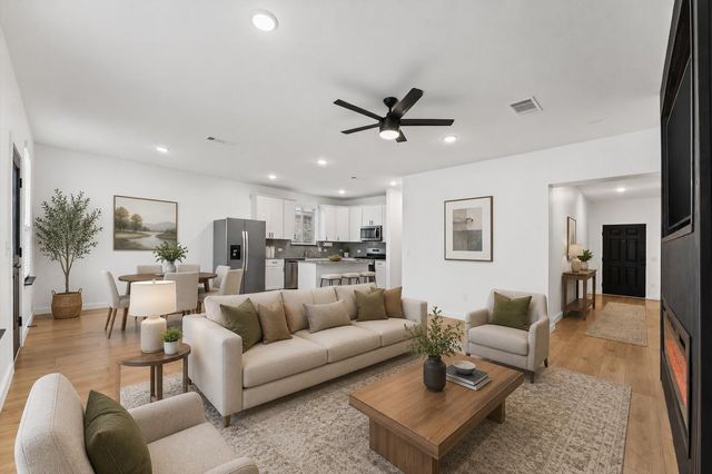 305 Paso Fino Drive, Alvin, TX 77511