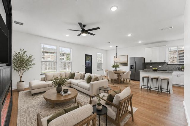 305 Paso Fino Drive, Alvin, TX 77511