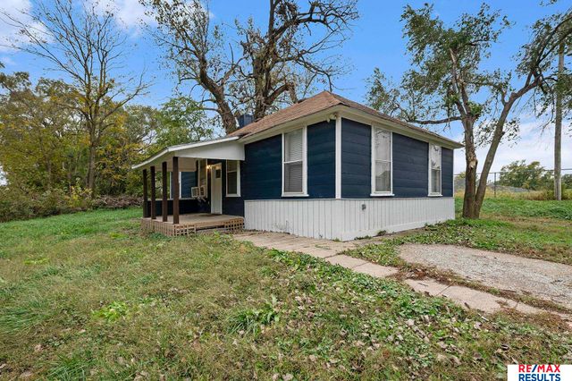 902 Louie Lane, Yutan, NE 68073