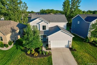320 Hidden River E, Holly Township, MI 48442