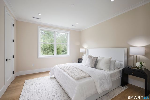 9 Maple Street, Greenwich, CT 06807