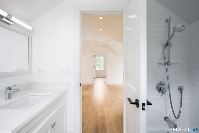 9 Maple Street, Greenwich, CT 06807