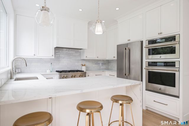 9 Maple Street, Greenwich, CT 06807