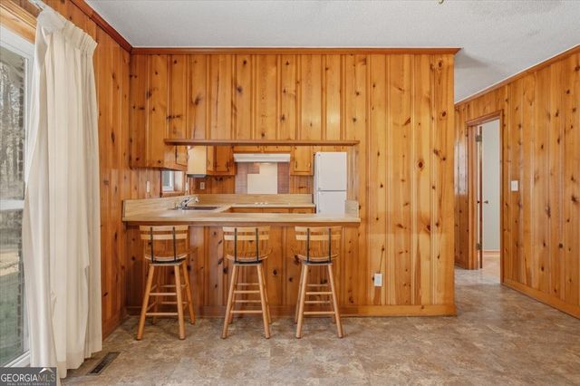 1529 Wax Road SE, Silver Creek, GA 30173