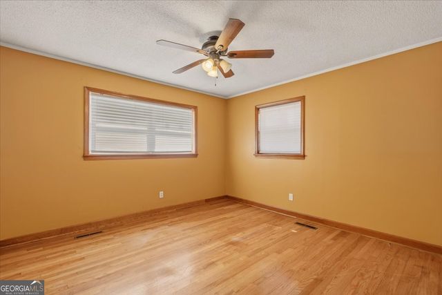 1529 Wax Road SE, Silver Creek, GA 30173