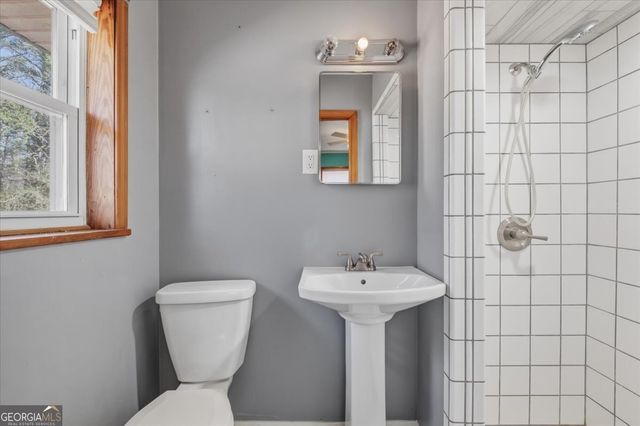 1529 Wax Road SE, Silver Creek, GA 30173