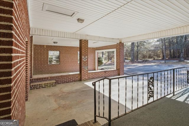 1529 Wax Road SE, Silver Creek, GA 30173