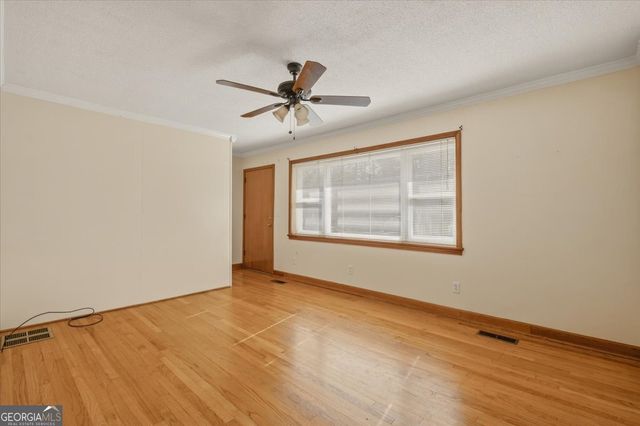 1529 Wax Road SE, Silver Creek, GA 30173