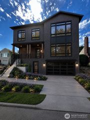 2545 36th Avenue W, Seattle, WA 98199