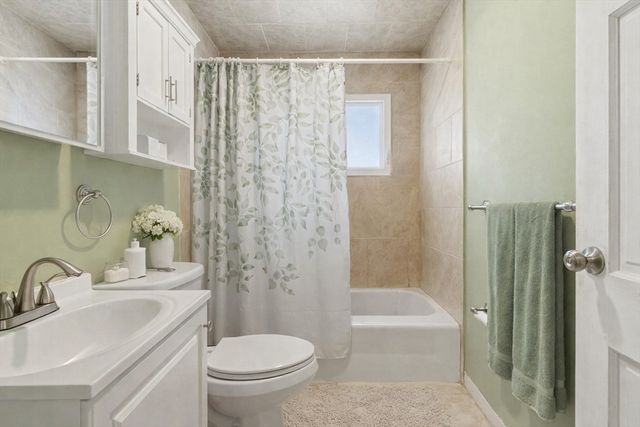 106 Baldwin Ave, Framingham, MA 01701