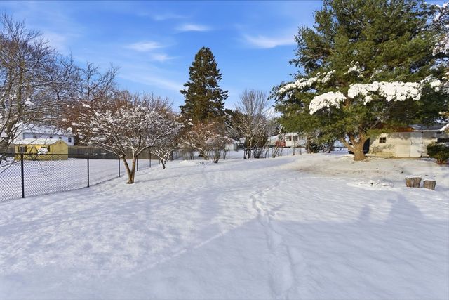 106 Baldwin Ave, Framingham, MA 01701